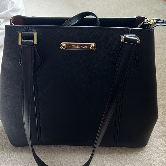 Adorable MK purse with wristlet - Picture 5 of 5